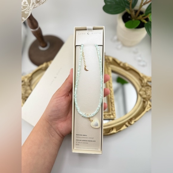 Luna Norte Genuine Shell Heart Beaded Necklace - Picture 6 of 6